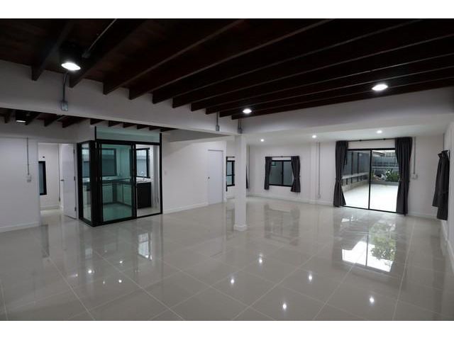 ให้เช่าบ้านเดี่ยว2ชั้น2หลังเนื้อที่ 90 ตร.ว. ย่านหัวหมาก รามคำแหง  เหมาะสำหรับทำออฟฟิศ ร้านค้าร้านกาแฟ หรืออยู่อาศัย