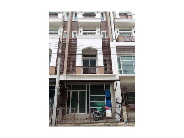 ทาวน์โฮม Premium Place นวมินทร์-ลาดพร้าว 101