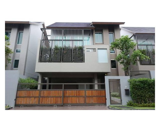 PR381ขายบ้านเดี่ยว 3ชั้นทำเลศักยภาพ หมู่บ้าน ไพรเวท เนอวาน่า Private Nirvana เลียบทางด่วนเอกมัย-รามอินทรา  บ้านใหม่