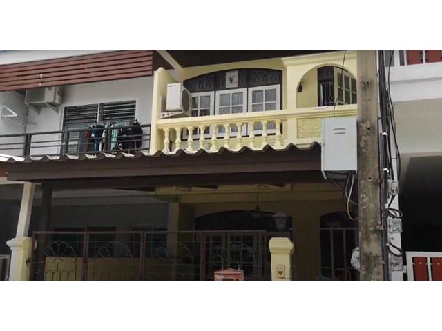 รีโนเวท!ลาดพร้าว82! 2 ชั้น 3นอน19 ตรว.199ม.แอร์3