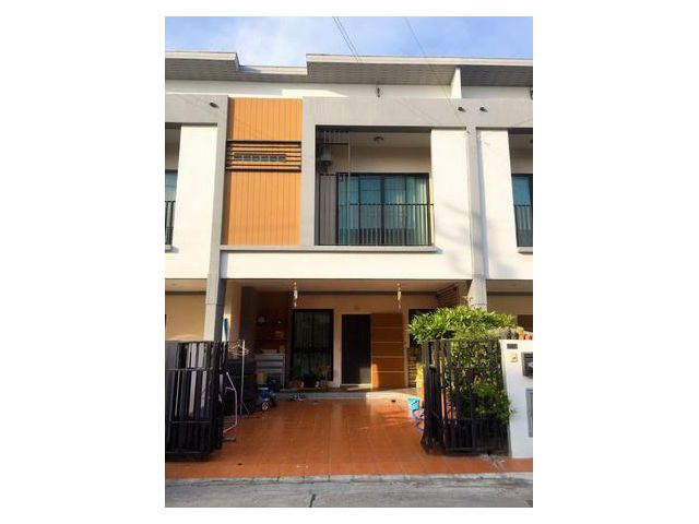 ขายทาวน์เฮ้าส์   เรสท์ทาวน์ บางนา สมุทรปราการ