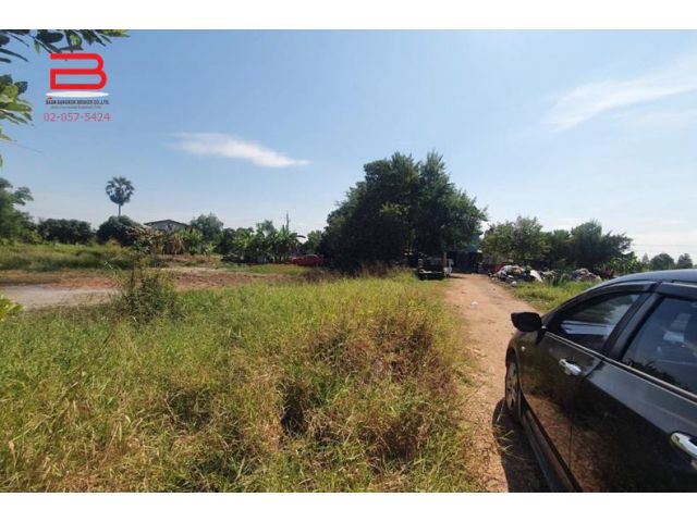 ที่ดิน แปลงมุม ซอยสุวินทวงศ์ 28 แยก 26 เนื่อที่ 200 ตรว. ถนนสุวินทวงศ์ เขตมีนบุรี