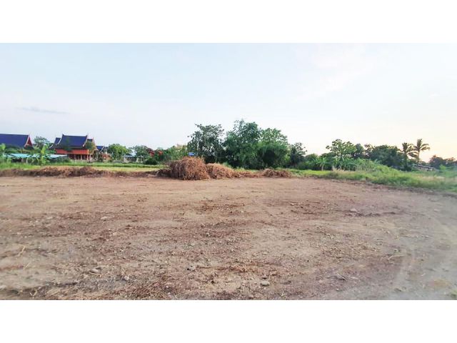 ขายที่ดิน พร้อมเอกสารสิทธฺ์ โฉนด ที่ดินทำเลสวย ขนาด 150  ตรว.