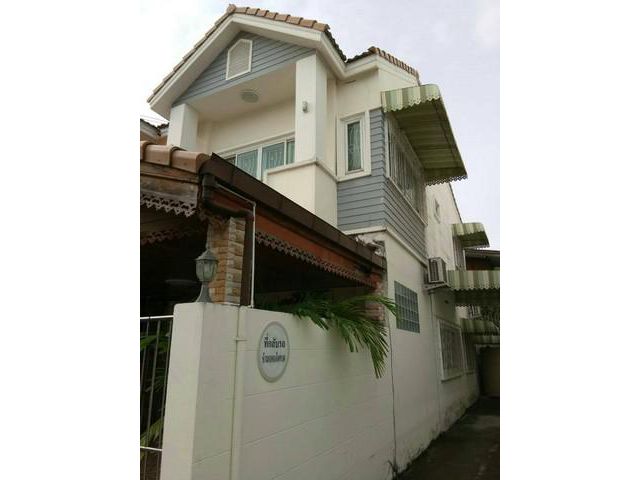 ทาวน์เฮ้าส์ 2 ชั้น หมู่บ้านรสรินทร์ 1