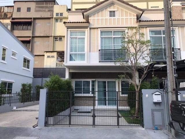 For Rent ทาวน์เฮาส์ หมู่บ้านอินดี้ บางนา-รามคำแหง 2 เฟอร์ครบพร้อมอยู่ ใกล้ห้างเมก้าบางนา