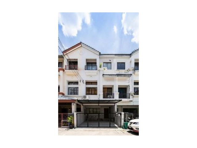 ทาวน์โฮม 3 ชั้น บ้านกลางเมือง รัชดา-เหม่งจ๋าย