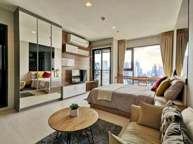 ให้เช่าคอนโด ริทึ่ม สุขุมวิท 36-38 RHYTHM Sukhumvit 36-38 แต่งสวยเฟอร์ครบ (ใกล้ BTSทองหล่อ)