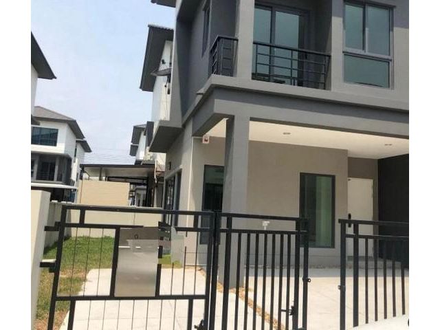 ขายบ้านแฝด 3 ชั้น บ้านกลางเมือง สาทร สุขสวัสดิ์ 39 เนื้อที่ 42 ตรว มี 4 ห้องนอน 3 ห้องน้ำ ใกล้ทางด่วน วงแหวน บ้านใหม่ ทำ