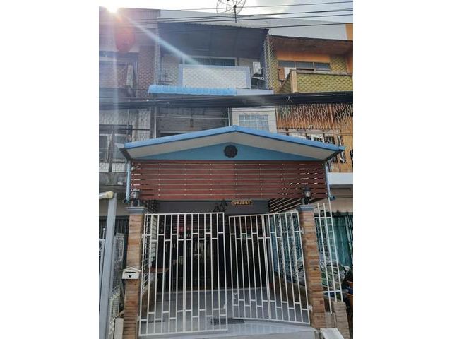 ทาวน์โฮม 3 ชั้น ซอยบรมราชชนนี15