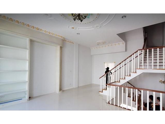 ให้เช่าทาวน์โฮม3.5ชั้น บ้านกลางกรุงแกรนด์ พระราม3