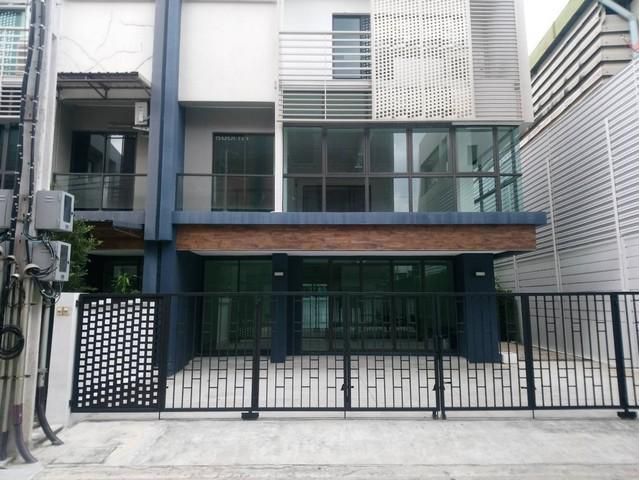 ให้เช่าโฮมออฟฟิศ 4ชั้น ตึกหน้ากว้าง 8 เมตร DISTRICT เอกมัย-รามอินทราย่านนวลจันทร์ รามอินทรา ใกล้ทางด่วนรามอินทรา-อาจณรงค