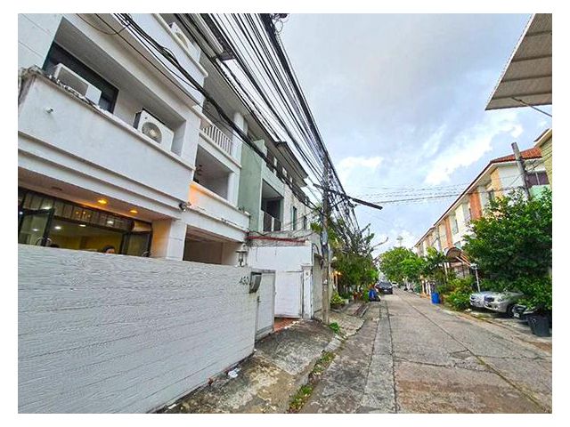 ขายทาวน์โฮม ซ.ธารทิพย์ 3 (AOL-F81-2106004143)