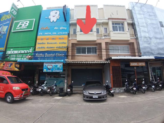 ขายอาคารพาณิชย์ 3 ชั้นในม.ภูเก็ตวิลล่ากะทู้ หน้าติดถนนทางหลวง เนื้อที่ 22.5 ตร.วา.ราคา 8.75 ล้าน