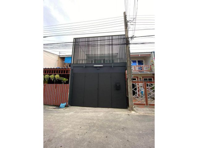 T221บ้านทาวน์เฮ้าส์  หมู่บ้านสามัคคี 53 ซ.นวมินทร์ 105 เนื้อที่ 15ตรว 2นอน 2น้ำ 1ที่จอดรถ