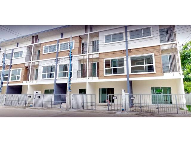 เฟอร์หรู พัฒนาการ 36-38 20 ตรว. 210 ตรม.แอร์ 4