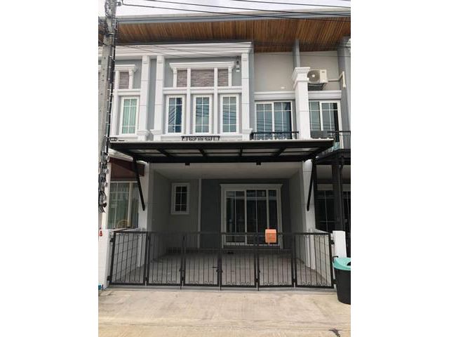 T223ให้เช่าทาวน์โฮมหมู่บ้าน โกลเด้นท์ทาวน์ สาทร  ถนน กัลปพฤกษ์ บางขุนเทียน จอมทอง 117ตรม 4นอน  3น้ำ จอดรถ 2คัน