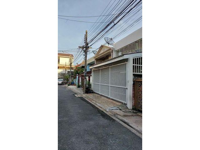 ขายทาวน์เฮ้าส์ 2 ชั้น สาธุประดิษฐ์ 19 รีโนเวทใหม่