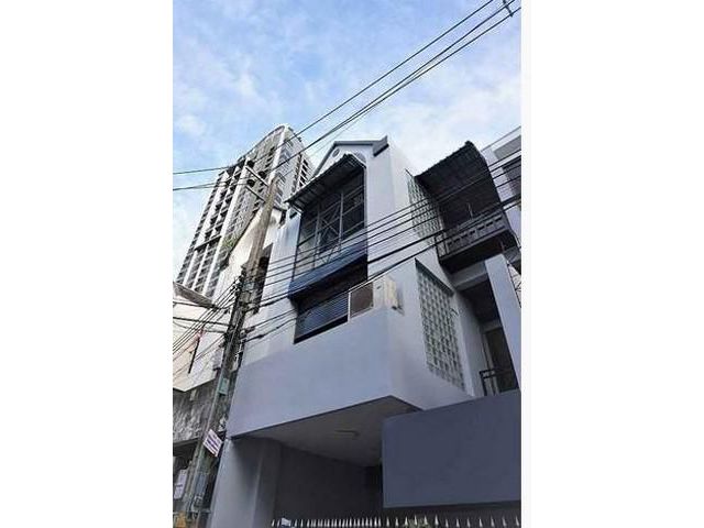 ให้เช่าโฮมออฟฟิศ 3 ชั้น ใกล้ BTSพระโขนงเพียง
