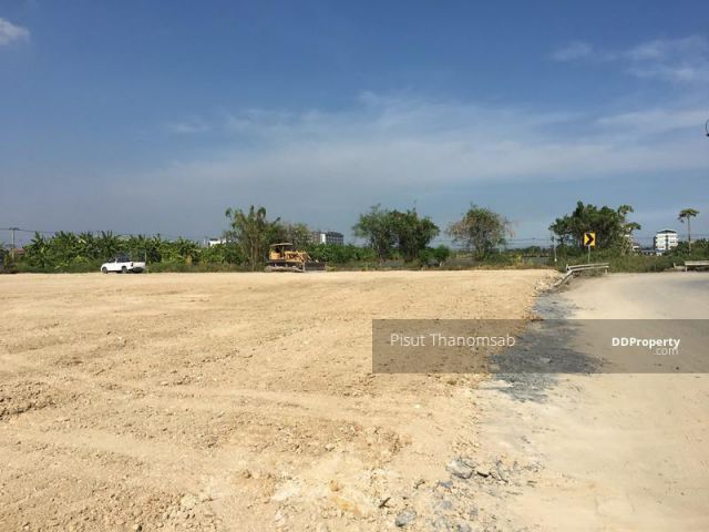 PR478ขายที่ซอยลาดกระบัง54 ศรีวารีน้อย! ! 3ไร่ 2 งาน 92 ตร. ว.สร้างโกดังได้ค่ะ พื้นที่สีเหลือง
