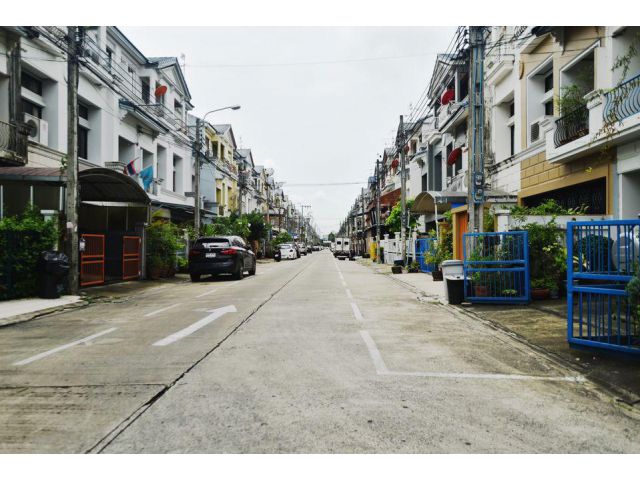 ขายด่วน ทาวน์เฮ้าส์บ้านกลางเมือง รัชดา-เหม่งจ๋าย 2