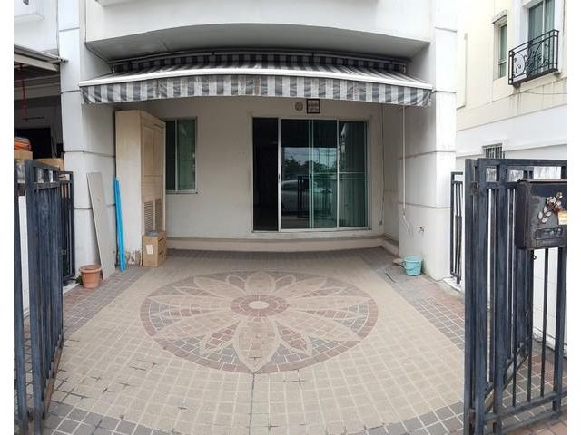 ให้เช่าทาวน์เฮ้าส์ บ้านกลางเมือง สวิสทาวน์