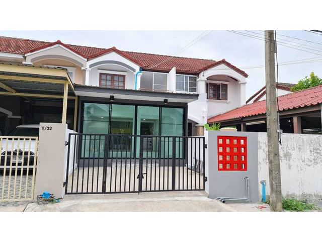 T225ให้เช่าทาวน์โฮมหมู่บ้านธันธวัช5 ถนนวัชรพล เนื้อที่ 25ตรว 120ตรม 2นอน 3น้ำ