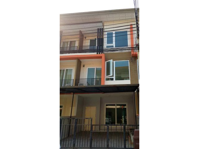 ให้เช่า ทาวน์โฮม 3 ชั้น เดอะทรัสต์ นวลจันทร์