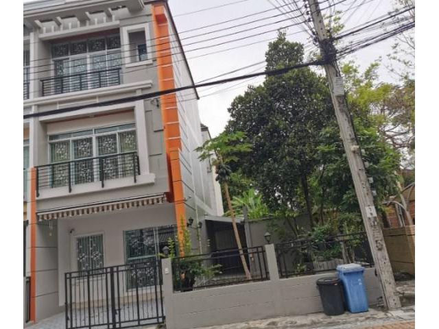 ขายทาวน์โฮม 3 ชั้น ม.กลางเมือง Urbanion ลาดพร้าว 71 ซ.นาคนิวาศ10
