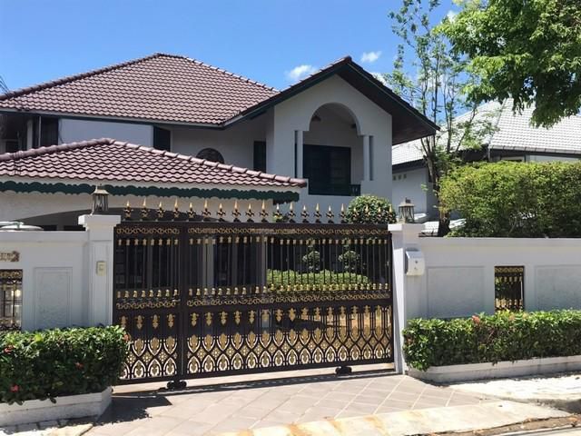 ให้เช่าบ้านเดี่ยว 2 ชั้น หมู่บ้านสัมมากร รามคำแหง 110 ใกล้มอเตอร์เวย์ เหมอะพักอาศัย