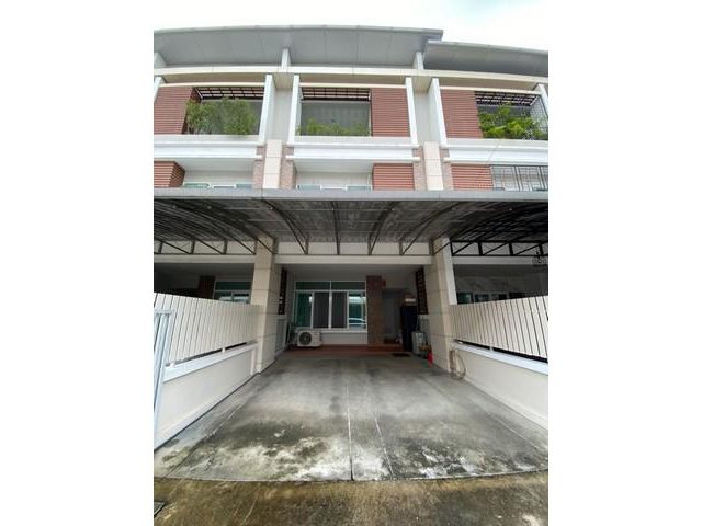 หมู่บ้าน Private Town (ไพรเวท ทาวน์)
