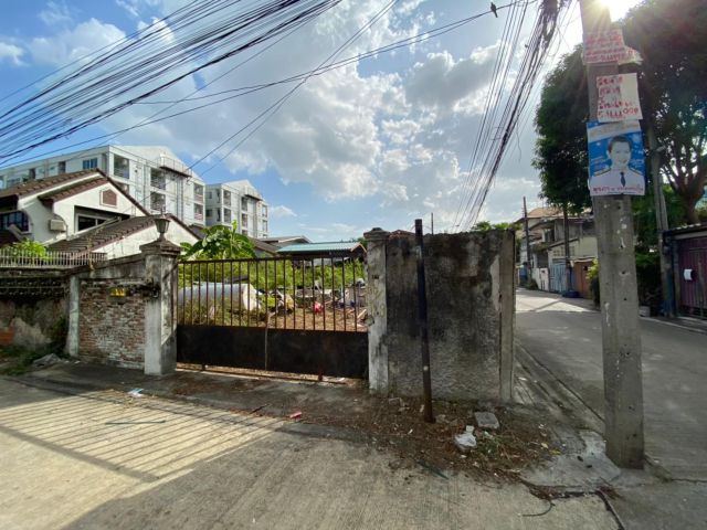 ขายที่ดินแปลงมุม เนื้อที่ 65 ตรว. ลาดพร้าว 87 แยก 18  ทำเลดี เหมาะเป็นที่อยู่อาศัย