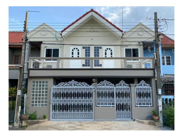 ให้เช่าทาวน์เฮ้าส์ 2 ชั้น  ถนนเฉลิมพระเกียรติ ร.9