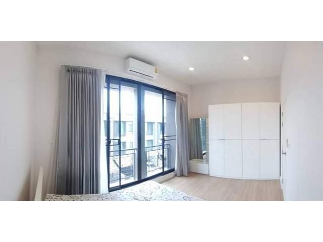 ทาวน์โฮม 3 ชั้น โครงการ บ้านกลางเมือง นวมินทร์ 42