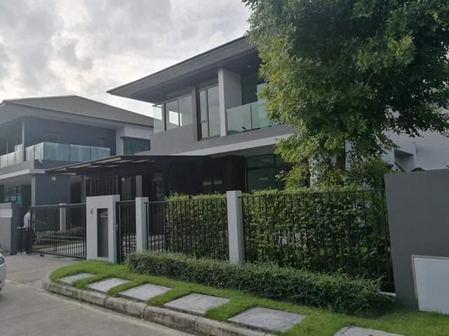 ขายบ้านเดี่ยวพร้อมผู้เช่า เศรษฐสิริ-กรุงเทพกรีฑา 15/1 พร้อมผู้เช่า ขนาด 61.6 ตารางวา บ้านแบบ salar 4 นอน 3 ห้องน้ำ 1 ห้องนั่งเล่น 1 ห้องครัว เหมาะสำหร