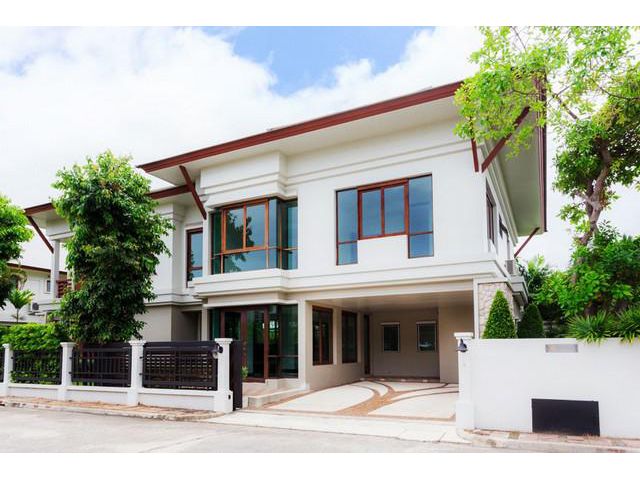 ขายเดอะ รอยัล สามมุข ใกล้หาดบางแสน