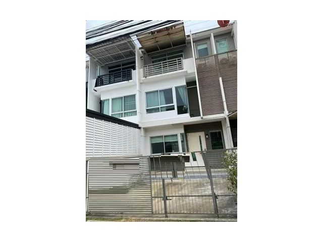 ทาวน์โฮม 3 ชั้น บ้านใหม่ พระราม 9-ศรีนครินทร์