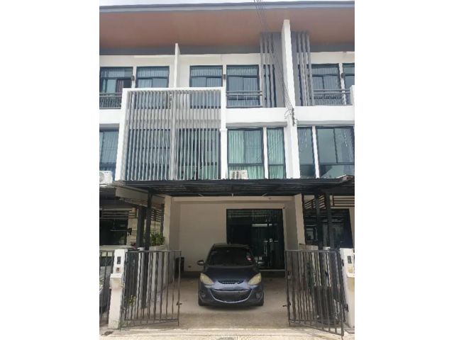 ให้เช่าทาวน์โฮม 3 ชั้น Cozy ลาดพร้าว41