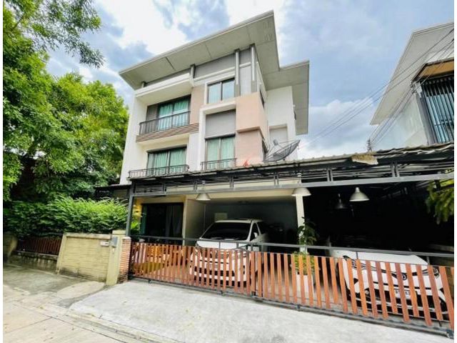NH19ขายบ้านเดี่ยว แปลงมุม โกลเด้นเพรสทีจ วัชรพล สุขาภิบาล5 ใกล้ทางด่วน 54ตรว 228ตรม 5นอน 4น้ำ จอดรถ 4คัน พร้อมอยู่    ต