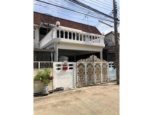 PT48ให้เช่าทาวน์เฮ้าส์  ใกล้โลตัสประชาชื่น พร้อมอยู่ รีโนเวทใหม่ 25ตรว 150ตรม 3นอน 2น้ำ แอร์ 2ตัว จอดรถ 1คัน   ติดต่อคุณ