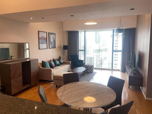 Luxury condo 2beds for rent at The Met Sathorn.