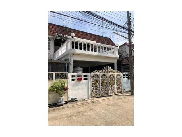 ทาวน์เฮ้าส์ 2 ชั้น รีโนเวทใหม่ ซ.โชติวัฒน์