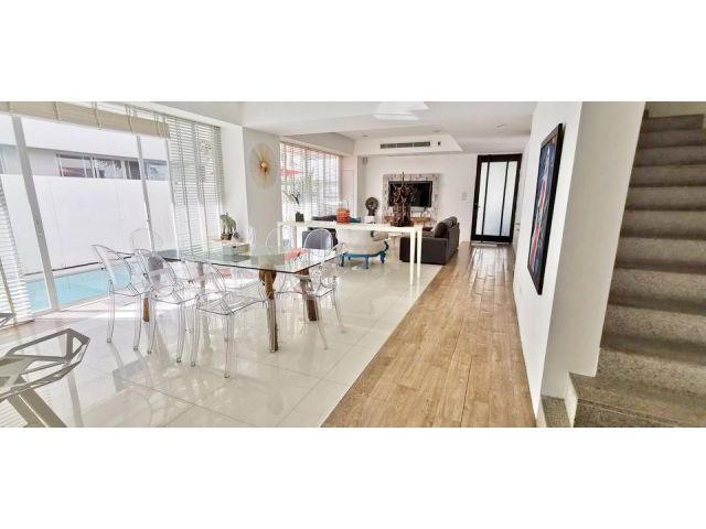 (DH16) ขายถูก หมู่บ้าน คอร์ทยาร์ด วิลล่า (Courtyard Villa) แถมเฟอร์พร้อมเข้าอยู่ ติดวงแหวนตะวันออก