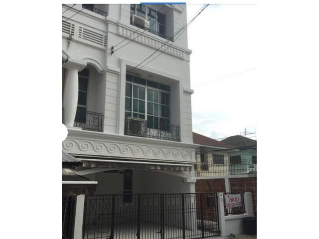ให้เช่าทาวน์โฮมบ้านกลางเมือง ลาดพร้าว โยธินพัฒนา