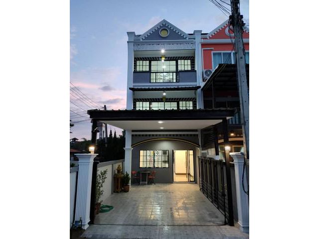 S00005 ขายทาวน์เฮ้าส์ 3 ชั้น หลังศูนย์ร่มบ่อสร้าง