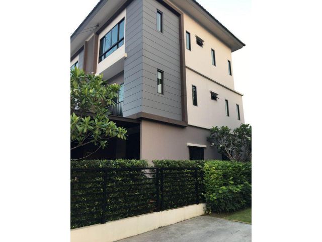 ขายทาวน์โฮม 3 ชั้น เดอะ คอนเนคอัพ3 ลาดพร้าว126