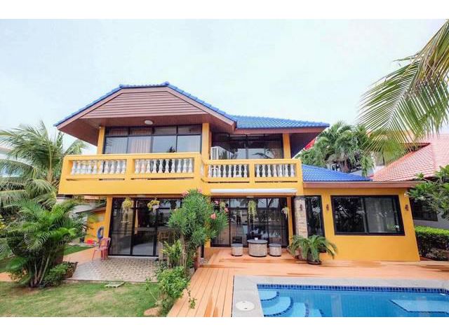 H231ขายบ้านพักตากอากาศ หาดทะเล ส่วนตัว วิวสวย ต้นมะพร้าว ชายทะเล เนื้อที่ 127ตรว 3นอน 2น้ำ แอร์6ตัว
