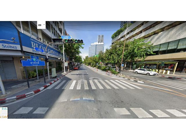 ขายที่ดินติดถนน ใจกลางสีลม สำหรับลงทุนทำเป็น Office building !