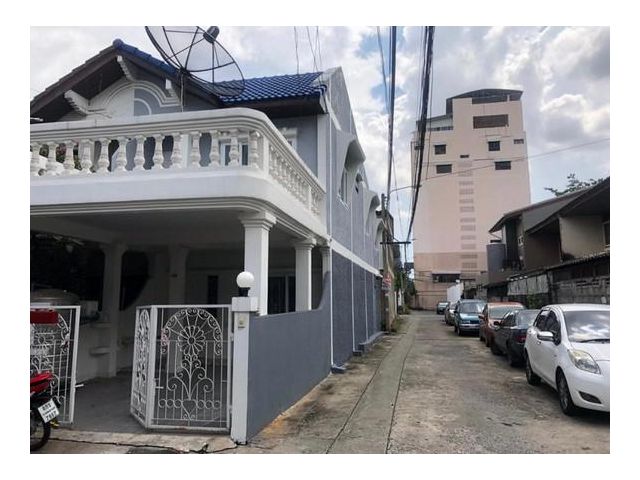 ให้เช่าทาวน์เฮ้าส์ 2 ชั้น  ซ.สุทธิปัญญา สุทธิสาร