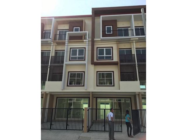 ให้เช่าทาวน์โฮม 4 ชั้น ปรัชญา-บิซโฮม2 ลาดกระบัง