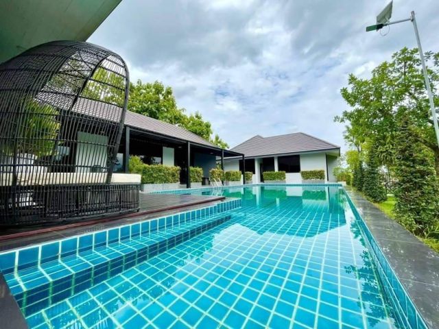 R7ขายบ้านวิลล่าพร้อมสระว่ายน้ำส่วนตัวใกล้บ้านถวาย